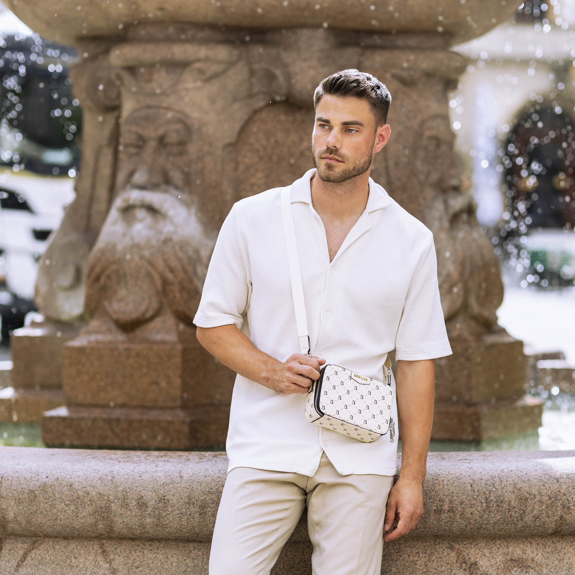 Shoulder Bag Cremeweiß + Cardholder